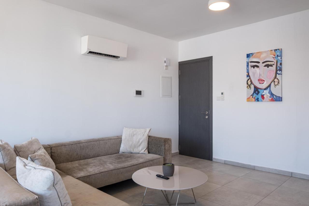 Solaar Apartments Faneromeni ลาร์นาคา ภายนอก รูปภาพ